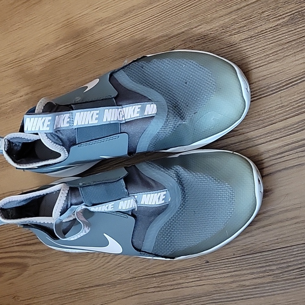 Nike Slip-On Sneakers in Pink and Gray